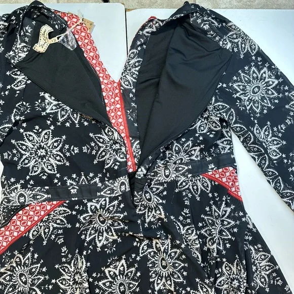 Sheryl Crow Black White Red Mandela Print PomPom Neckline MaxiDress NWT Size 24W - Picture 8 of 16